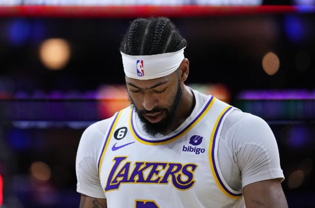 开云官网-浓眉足部伤病恢复顺利 或将在休赛期接受手术根治